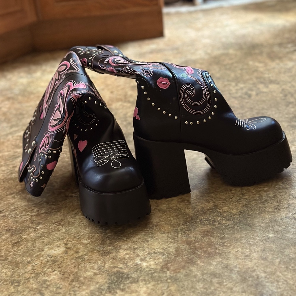 Black and pink platform boots. Bratz Dolls theme